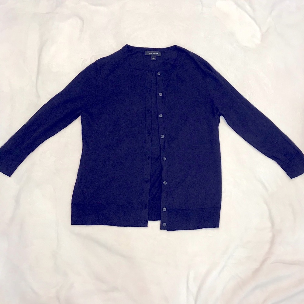 FALL CLEARANCE 🔥🔥 
Ann Taylor cardigan sweater sz L